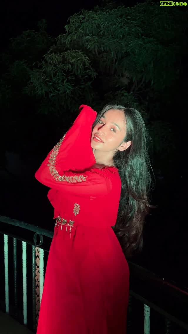 Ritika Chauhan - 23.1K Likes - Abhi bhi mst hai tu 🤭
