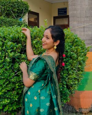 Ritika Chauhan Instagram - “नवीन लूक, नवीन अनुभव!”: 
 (New look, new experience!)🧿