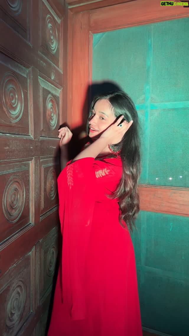 Ritika Chauhan - 20.1K Likes - Bachna haasino lo mai agyi 😂💜🫡