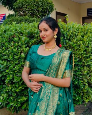 Ritika Chauhan Instagram - “नवीन लूक, नवीन अनुभव!”: 
 (New look, new experience!)🧿