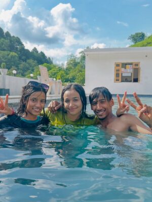 Ritika Chauhan Instagram - Happy 15th birthday Abhinav ♥️😭😹 .
.
@abhinav_rajput1010 ♥️
@manisha_chauhan4397 ♥️ 
@riya__chauhan07 ♥️
@sameer_chaudhary_8 ♥️
@_sarika__10107 ♥️
@akanksha98.76 ♥️ 
@_arman_chauhan_ ♥️