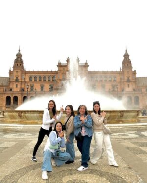 Ritz Azul Instagram - … España! 🇪🇸

Ang dami palang purpose ng tripod. Pwede ring panungkit ng orange 🍊 who did it better? 😏😆