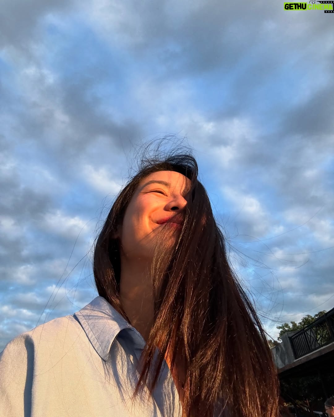 Ritz Azul - 4.4K Likes - Golden hour magic ✨