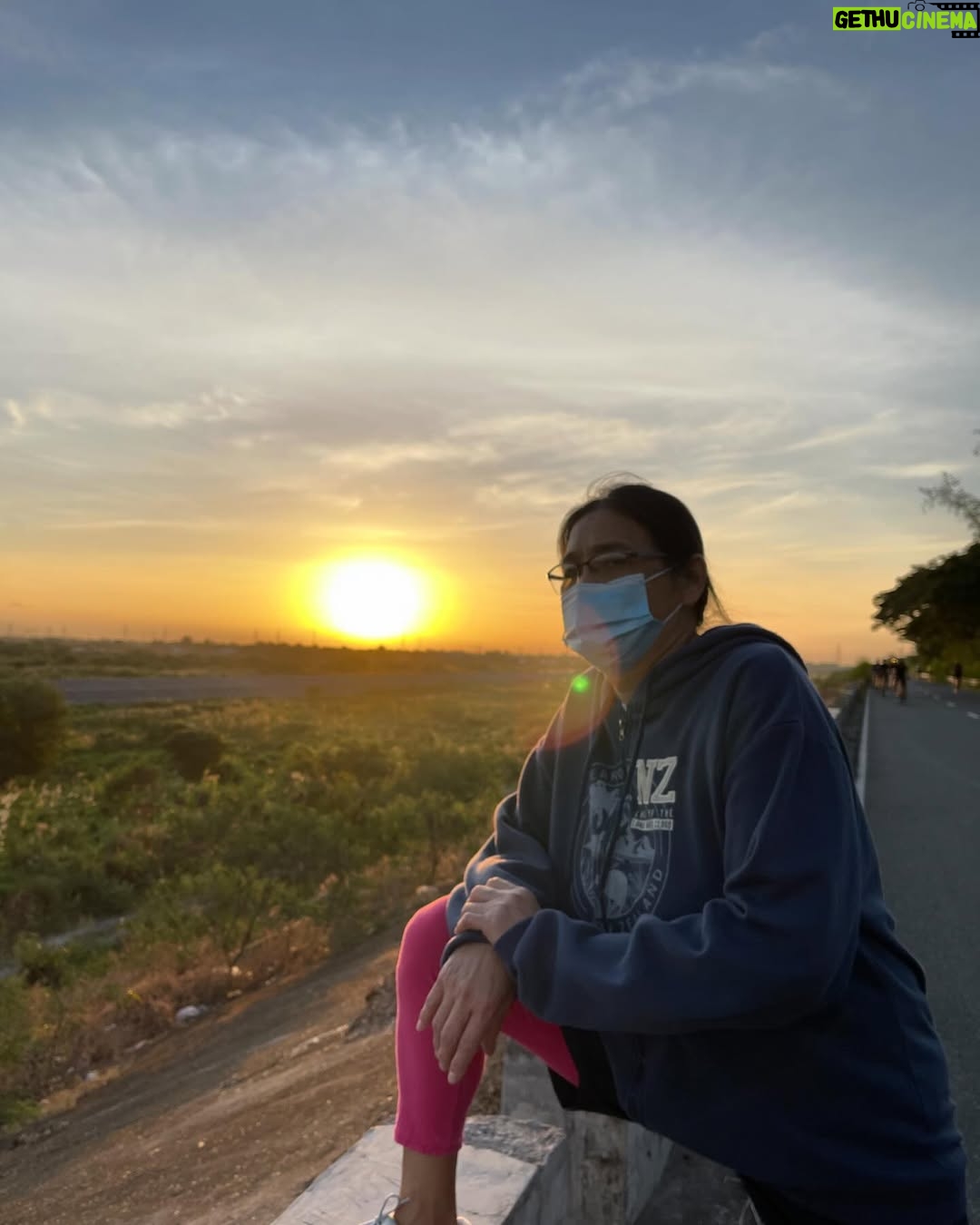 Ritz Azul - 7.9K Likes - Noong bata ako di ko maintindihan bakit lagi mo akong pinapagalitan. Bakit madaming wag? Bakit di pwede yung ganito o ganyan? Madaming bakit. Ngayon, naiintindihan ko na kung bakit. Maraming salamat dahil sa mga ito, nay. Salamat sa pagtityaga. Minsan tough love. Naging malakas ako dahil dito. Ngayon narealize ko, ang hirap ng ginawa mo. Kaya pala ayaw mo akong magasawa noon. Hahahaha! Kasi ayaw mong maranasan ko ang hirap na naranasan mo… Iniisip ko ngayong ako naman ang magiging nanay kung loloobin na magkaanak, sana kayanin ko at magawa ko yung nagawa at ginagawa mo hanggang ngayon. Alam kong nandyan ka para sa amin kaya hindi ako nangangamba. Mahal ka namin nina papa at Rizpah, nanay… mahal kita. Happy 55th birthday, nay. @angelitaflowersanddresses ❤️ Samahan ka nawang palagi. Maraming salamat sa Dios.