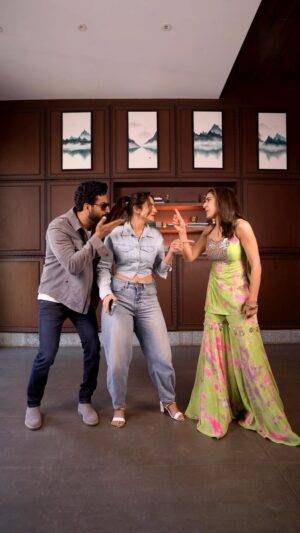 Riya Kishanchandani Instagram - Here is the new peppy song of the year 💃
#TereVaaste #ZaraHatkeZaraBachke
@vickykaushal09 @saraalikhan95 @ruelhiphop @sachinjigar @varun_wave @iamshadabfaridi @officialaltamashfaridi @amitabhbhattacharyaofficial