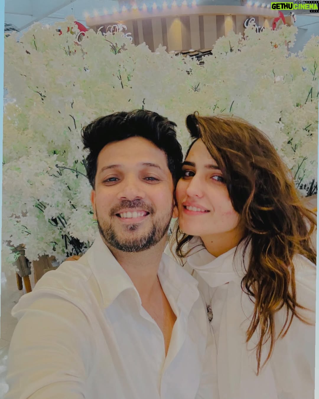 Riya Kishanchandani - 138.1K Likes - DUBAI with Habibi ❤️ 🇦🇪 .
.
.
#dubai #uae #unitedarabicemirates