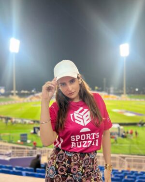 Riya Kishanchandani Instagram - Its all about the vibe ❤️🔥#buzzmakers @sportsbuzz.11 @tgbtroop