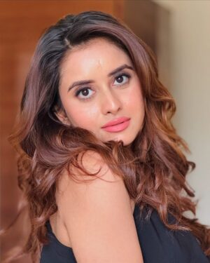 Riya Soni Instagram - POV: Main "HEROINE" hoon♥️
MUA : @makeup_by_manamahapatra