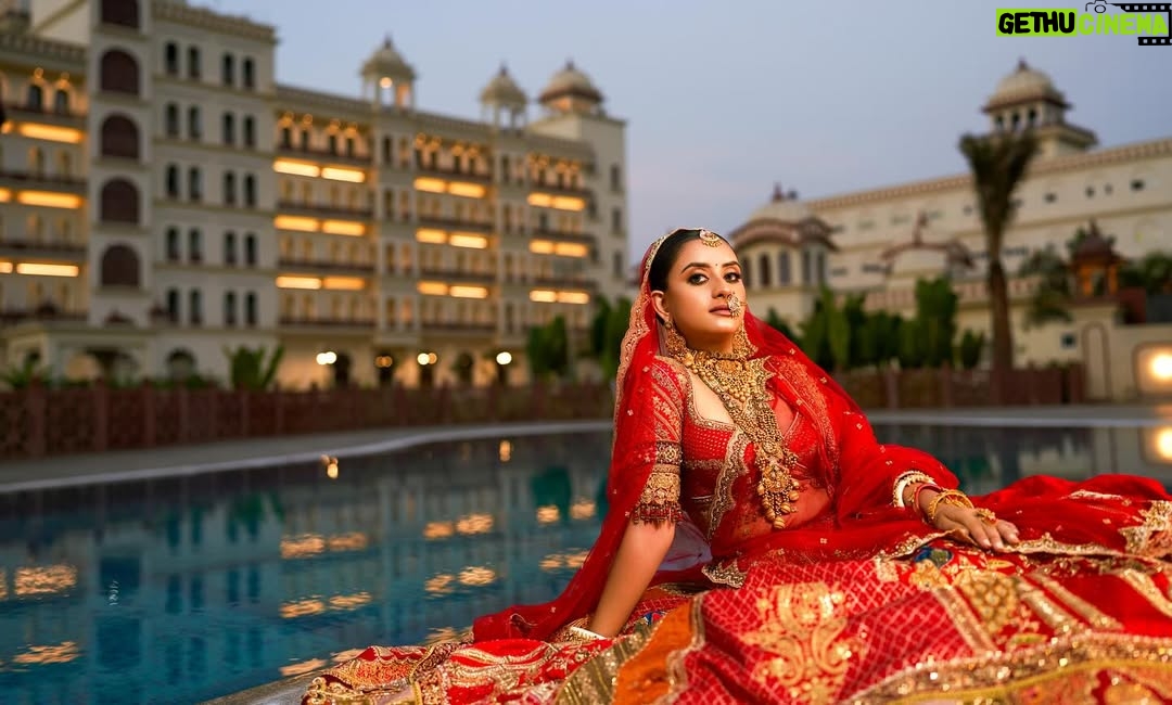 Riya Soni - 3K Likes - “Where heritage meets royalty 💫” 
Jewellery @cmansukhlaljewellers ✨

#insta #instagram