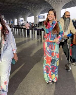 Riya Soni Instagram - "One for the Paparazzi 📸"