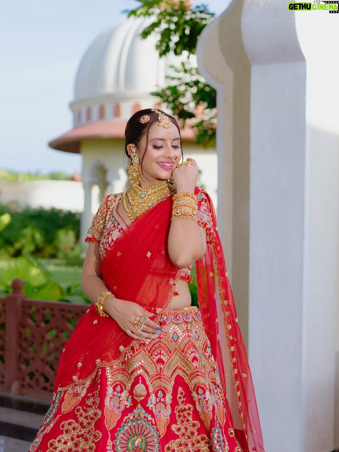 Riya Soni - 2.8K Likes - Wear your glow 🌻✨ 
.
.
Outfit :- @kaushik.lakkad 
MUA :- @sonu_maniya_ 
Jewellery :- @tiara_jewels_75 
Photoshoot :- @fffilms.in 
.
.
.
#photo #photoshoot #photography #photograph #photogrid #photographers_of_india #bride #bridetobride #herecomesthebride #bridemakeupartist #bridestory #explore #indianweddingbuzz #wedding #weddingstationery #weddingplanners #weddinghairstyle #weddingmakeupartist #weddingphotoinspiration #wed #insta #instabride