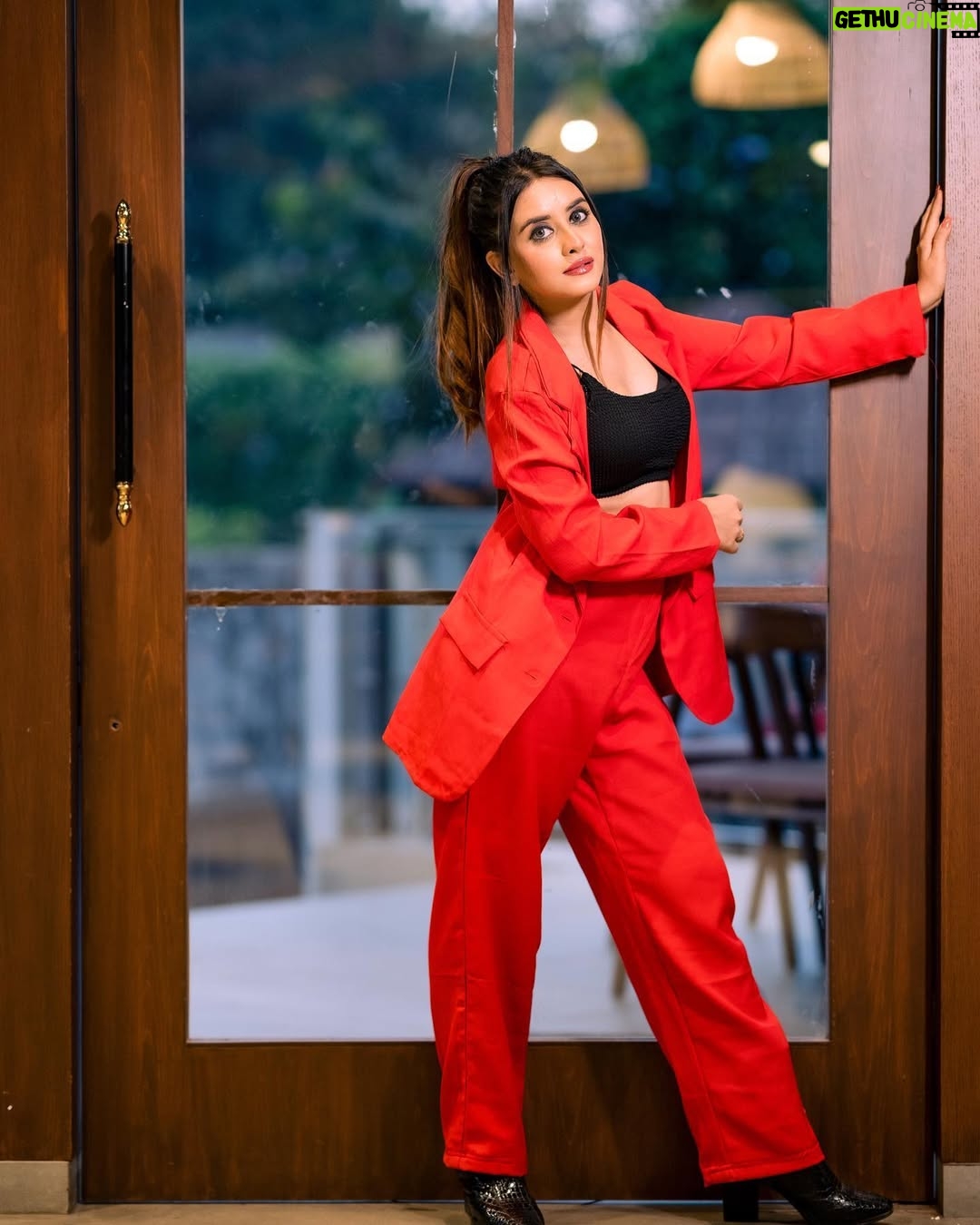 Riya Soni - 6K Likes - Happy Valentine's Day ♥️ 
.
.
.
#explore #instagood #instagram #trending