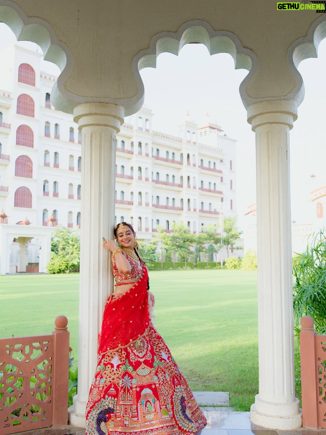 Riya Soni - 2.8K Likes - Wear your glow 🌻✨ 
.
.
Outfit :- @kaushik.lakkad 
MUA :- @sonu_maniya_ 
Jewellery :- @tiara_jewels_75 
Photoshoot :- @fffilms.in 
.
.
.
#photo #photoshoot #photography #photograph #photogrid #photographers_of_india #bride #bridetobride #herecomesthebride #bridemakeupartist #bridestory #explore #indianweddingbuzz #wedding #weddingstationery #weddingplanners #weddinghairstyle #weddingmakeupartist #weddingphotoinspiration #wed #insta #instabride