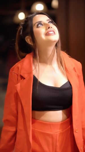 Riya Soni Instagram - If you see flaws in yourself people will see flaws in you. Change your vision, The World will change according to you♥️ WHO SAYS YOU'RE NOT BEAUTIFUL WHO SAYS??✨
.
.
.
.
.
#reels #reelsinstagram #reelitfeelit #trendingreels