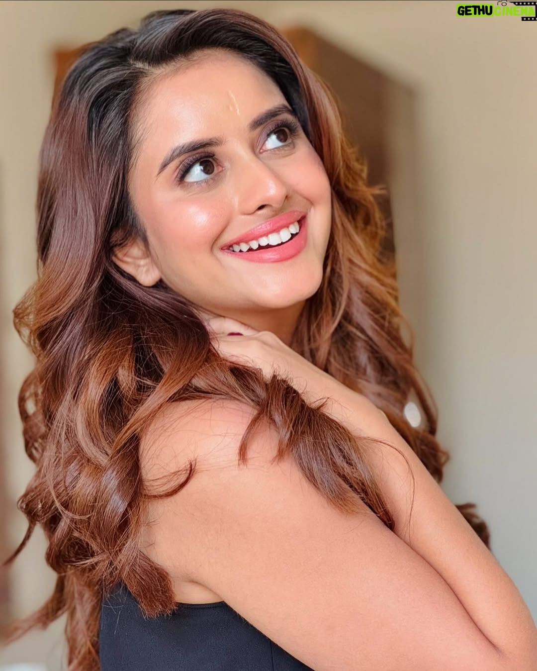 Riya Soni - 5.2K Likes - POV: Main "HEROINE" hoon♥️ 
MUA : @makeup_by_manamahapatra