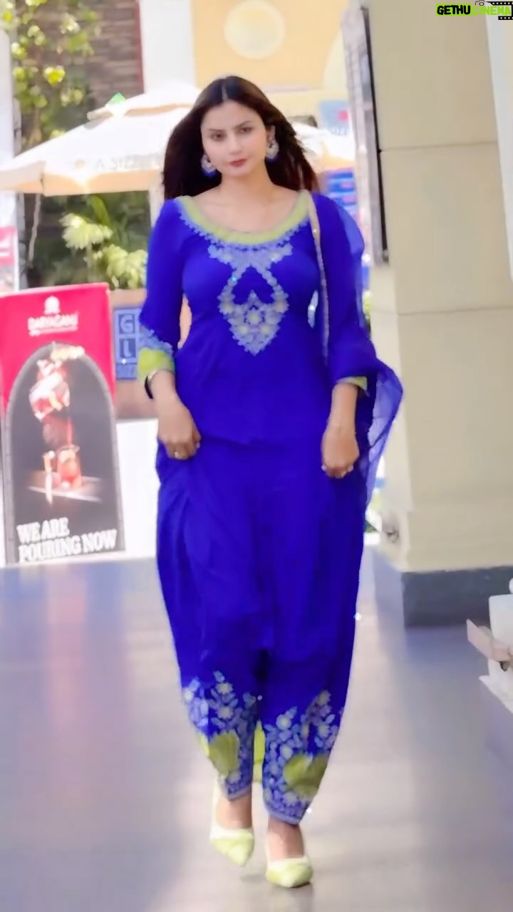 Riyaa Sharma - 53.6K Likes - Rohb di 🔥
.
.
.
.