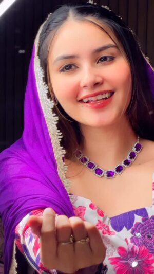 Riyaa Sharma Instagram - Haq nal😇
.
.
.
.
.
.