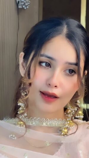 Riyaa Sharma Instagram - Dil tenu kina krda pyar🥹
.
.
.
.
.