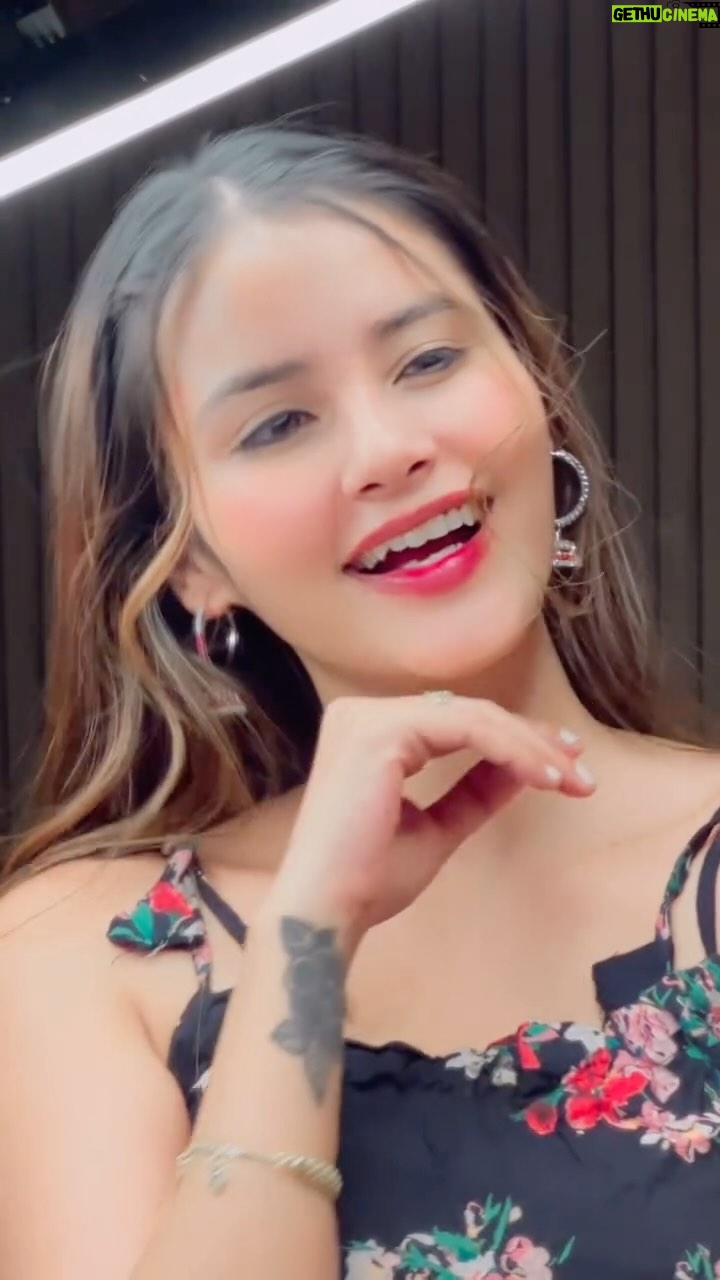 Riyaa Sharma - 41.5K Likes - Intezar krege hum😇
.
.
.
.
.