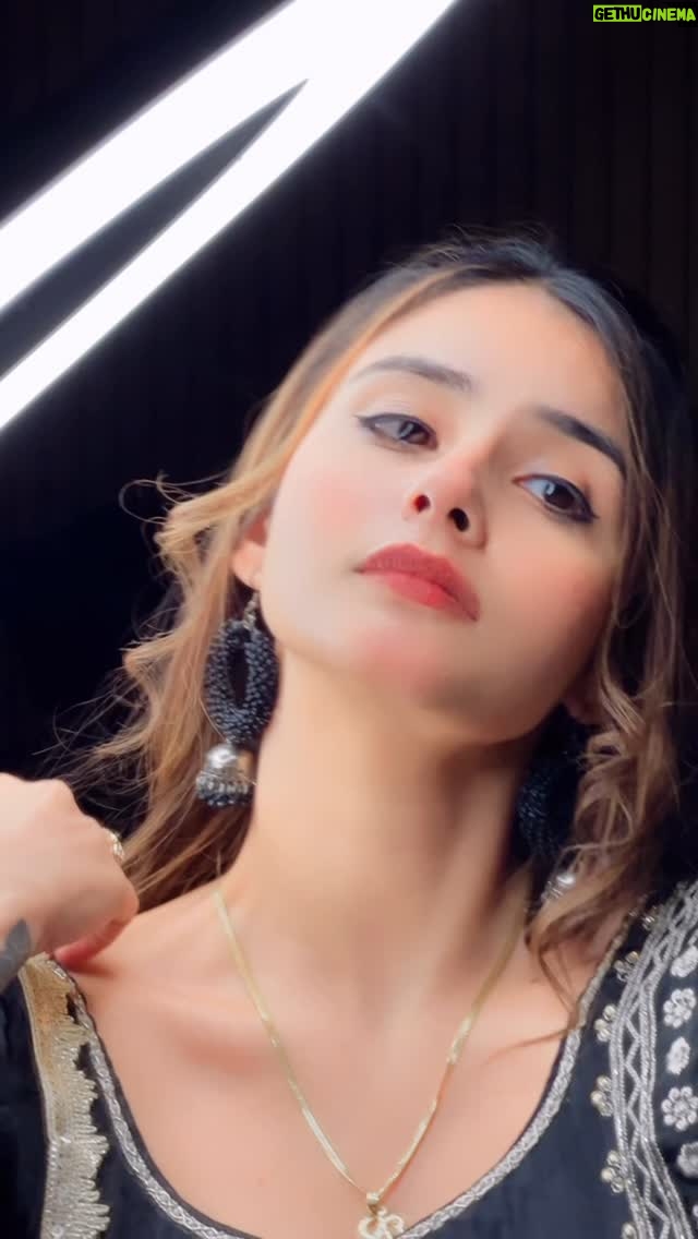 Riyaa Sharma - 170.2K Likes - Smjhe? 😂
.
.
.
.
.
.