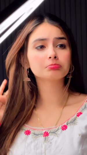 Riyaa Sharma Instagram - Ik pal v bin tere🥹
.
.
.
.
.