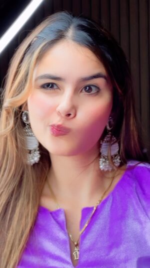 Riyaa Sharma Instagram - Muh krea na kr tedha medha 🤣
.
.
.
.
.
.
.