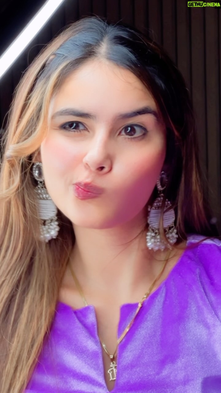 Riyaa Sharma - 70.5K Likes - Muh krea na kr tedha medha 🤣
.
.
.
.
.
.
.