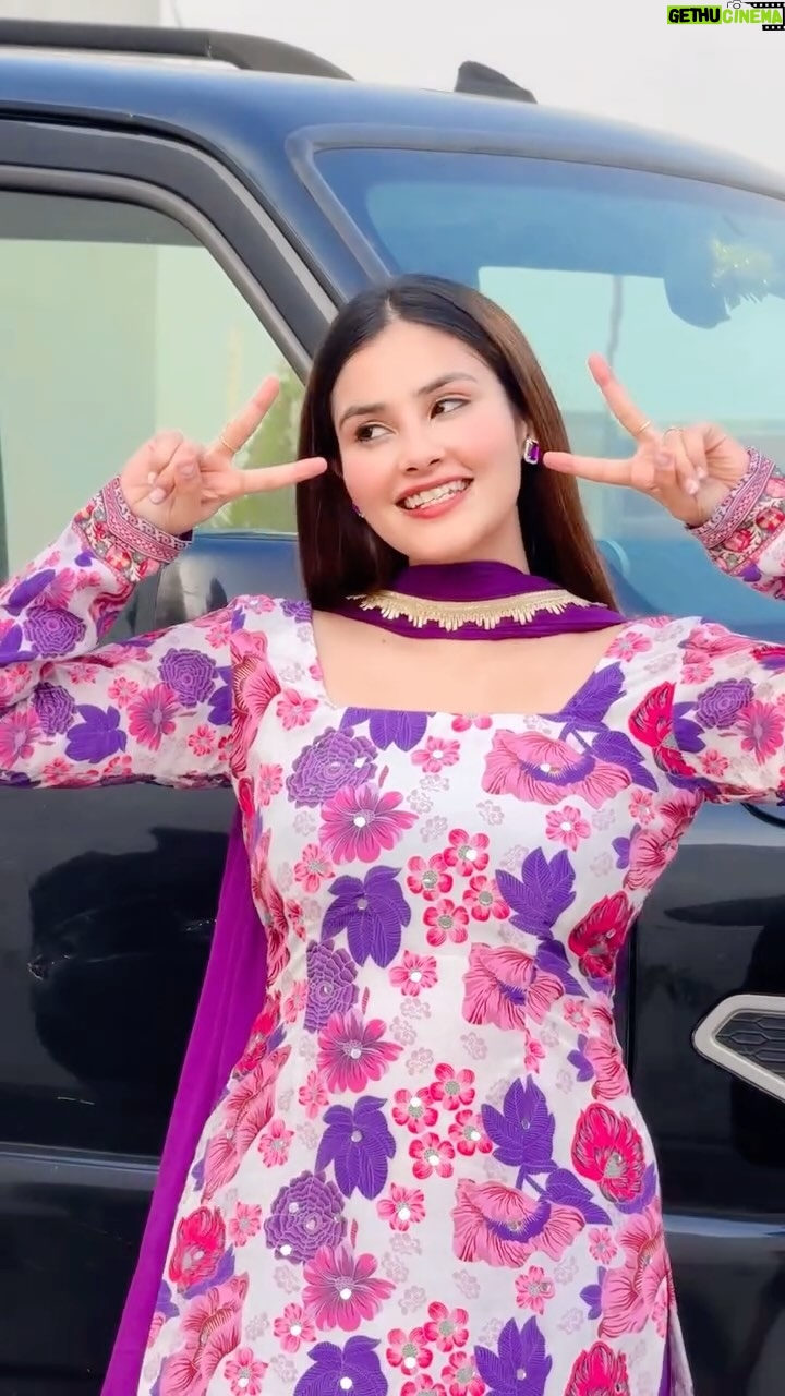 Riyaa Sharma - 33.8K Likes - Wait for end🤣 an unexpected entry🤪
.
.
.
.
