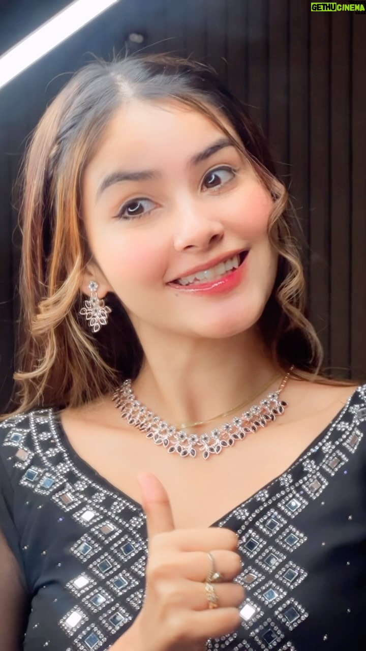 Riyaa Sharma - 76.6K Likes - Kmi na koi zindagi ch rehgyi💯
.
.
.
.
.
.
.