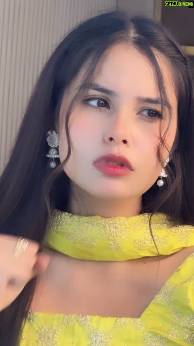 Riyaa Sharma - 24.5K Likes - Jdo klli behni a😐
.
.
.
.
.
.