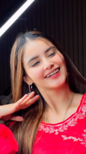 Riyaa Sharma Instagram - Hassdi reha kr😇
.
.
.
.
.
.