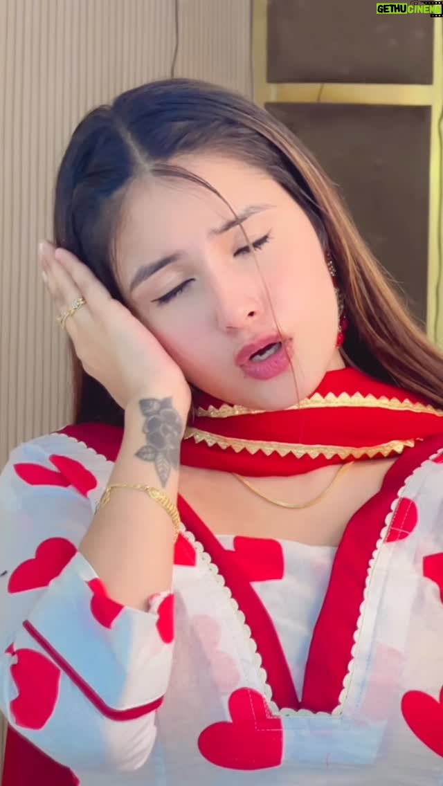 Riyaa Sharma - 27.3K Likes - Soja soja aavngi supne ch😂
.
.
.
.

.