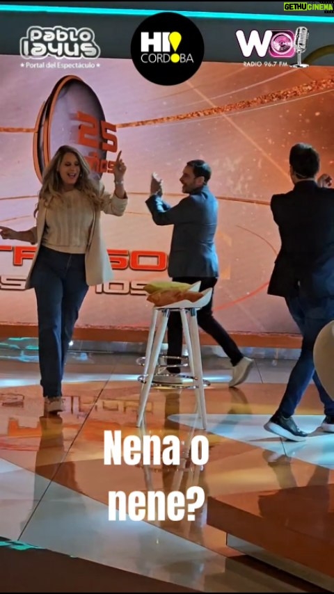 Rocío Marengo - 1.4K Likes - 🎉 ¡Momento emocionante en #Intrusos! Rocío Marengo aceptó el desafío de Adrián Pallares y Rodrigo Lussich para descubrir en vivo el sexo de su bebé junto a Eduardo Fort. 👶💖

¿Vos qué pensás? ¿Será nena o varón? Usamos la clásica prueba de las tías y abuelas, ¡y la reacción de Rocío fue increíble! 😍

@marengorocio
@intrusos
@woradio967

Comentá abajo tu apuesta antes de ver el resultado y contanos si acertaste. ¡Queremos leerte! 👇

#RocíoMarengo #Intrusos #BebéEnCamino #EduardoFort #Participá #AméricaTV