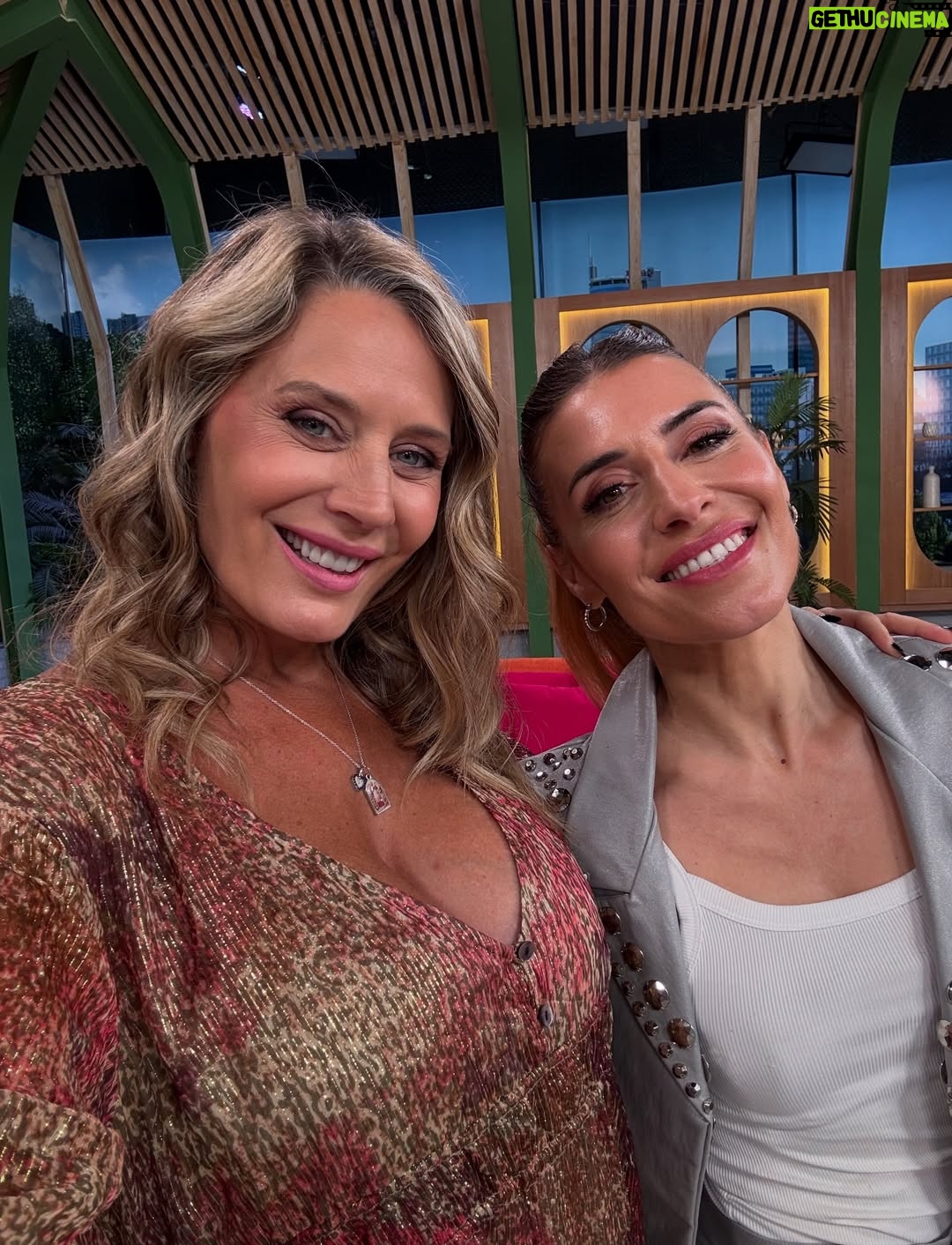 Rocío Marengo - 3K Likes - Los éxitos no son casualidad!!! 
Hermosa mañana pase en @alabarbarossa !! 

Toooooodos un amor!!! @geobarbarossa te amoooo!!! 
@breymariana @piashaw @analiafranchin @paulo_kablan @nancypazos tremendo equipoooooooo!!!! ❤️ .