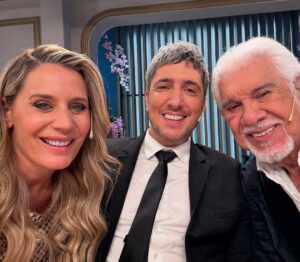 Rocío Marengo Instagram - Unas fotitos de anoche en #lanochedeML @mirthalegrand !!
Hermoso programa!!! Ella, reina total y absoluta!! Pero posta, es inmensa!!! Mágica!! Generosa! Amorosa! Bella, inteligente… ay la amo! Ir a su mesa es un orgullo enorme.
Gracias a todos por el cariño y los mensajito!!!!