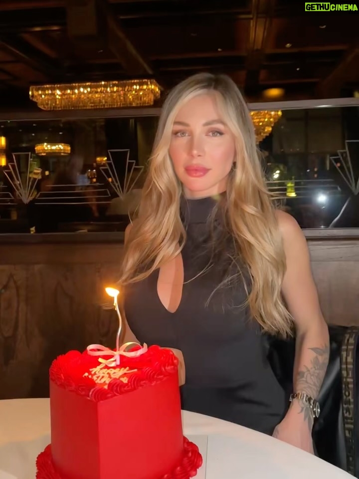 Romina Malaspina - 16.2K Likes - it’s my bday ♥️🎉

muchas gracias a todos por los mensajes tan lindos que estoy recibiendo, hacen que mi día sea muy muy especial, hoy celebro un año más con ustedes que me acompañan todos los días 🎂✨