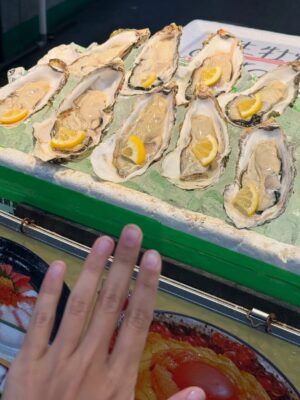 Romina Poza Instagram - El universo de la comida uno de mis favoritos pero la japonesa se llevó mi corazón :)) la segunda foto: mi restaurante favorito de Japón entero
Yo no entiendo todavía porque no compartí mi viaje entero, aunque la verdad siento que estaba tan contenta que se me olvidó, hasta que empecé a borrar fotos y las reviví todas. Entonces pontu que las voy a compartir todas y hagamos de cuenta que sigo allá siendo inmensamente feliz