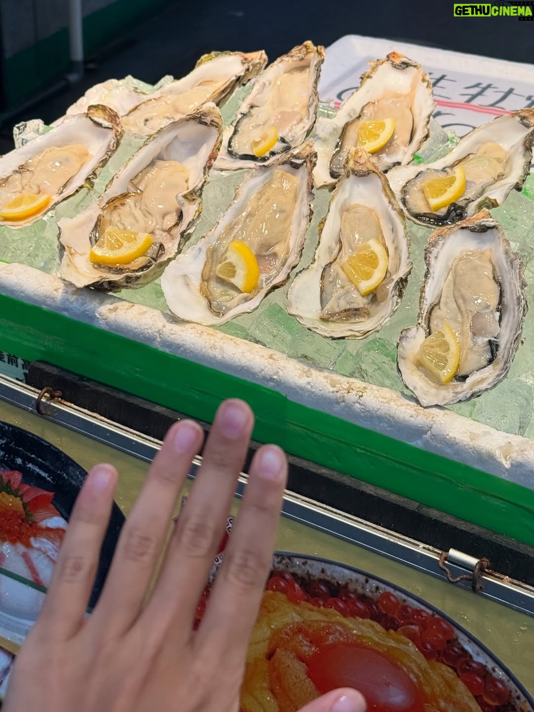 Romina Poza - 3 Likes - El universo de la comida uno de mis favoritos pero la japonesa se llevó mi corazón :)) la segunda foto: mi restaurante favorito de Japón entero 
Yo no entiendo todavía porque no compartí mi viaje entero, aunque la verdad siento que estaba tan contenta que se me olvidó, hasta que empecé a borrar fotos y las reviví todas. Entonces pontu que las voy a compartir todas y hagamos de cuenta que sigo allá siendo inmensamente feliz