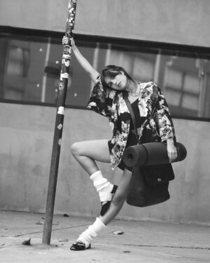 Romina Poza Instagram - @dolcegabbana Bag for a workout y deseando que fuera en algún rincón escondido de Sicilia 🤓
Foto: @infiernno
DG PR: @ximena__perez