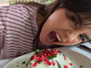 Romina Poza Instagram - No existe mejor Chile en nogada que el de mi mamá… lo podría jurar