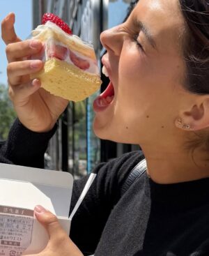 Romina Poza Instagram - El universo de la comida uno de mis favoritos pero la japonesa se llevó mi corazón :)) la segunda foto: mi restaurante favorito de Japón entero
Yo no entiendo todavía porque no compartí mi viaje entero, aunque la verdad siento que estaba tan contenta que se me olvidó, hasta que empecé a borrar fotos y las reviví todas. Entonces pontu que las voy a compartir todas y hagamos de cuenta que sigo allá siendo inmensamente feliz