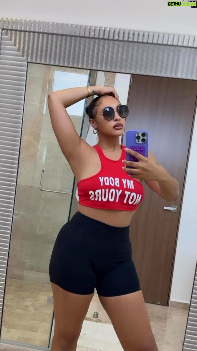 Rosaline Meurer - 1.8K Likes - Stay grounded. 

Protect your energy.

Vibrate higher. 

#QUEENOFALLQUEENS👑