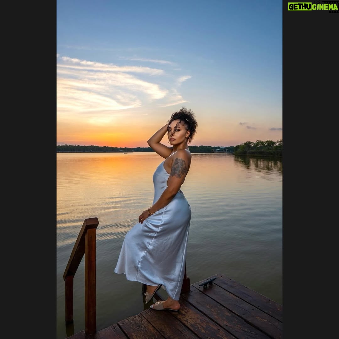 Rosaline Meurer - 1.4K Likes - Tranquility 🤍 

#QUEENOFALLQUEENS👑