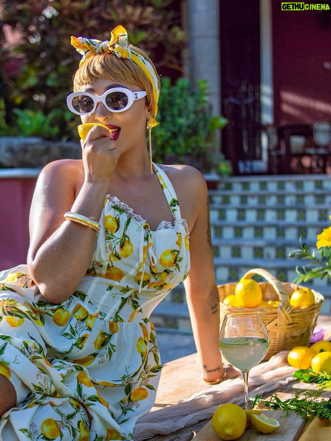 Rosaline Meurer - 1.9K Likes - Lemons today, Lemonade tomorrow 🍋 

#QUEENOFALLQUEENS👑