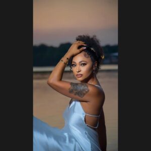 Rosaline Meurer Instagram - Tranquility 🤍
#QUEENOFALLQUEENS👑