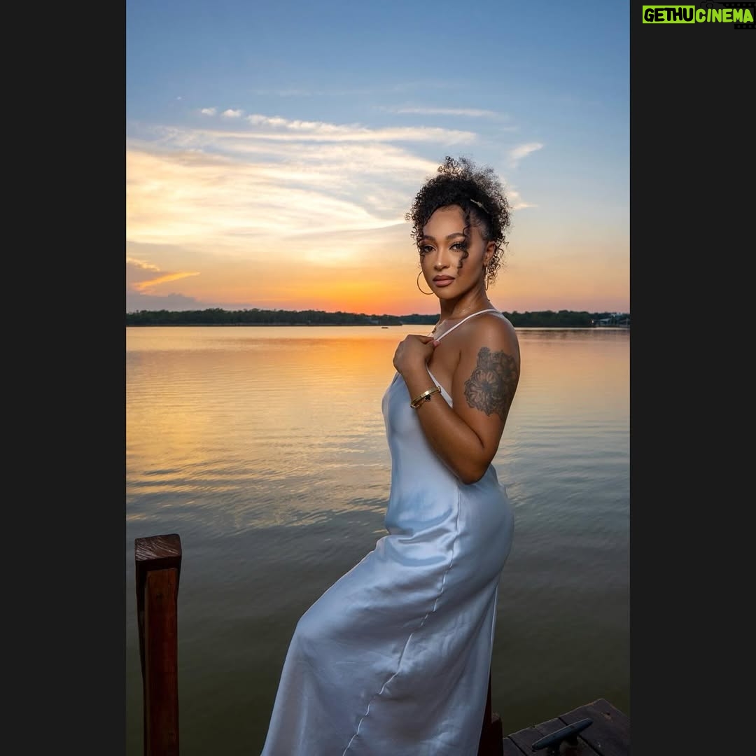 Rosaline Meurer - 1.4K Likes - Tranquility 🤍 

#QUEENOFALLQUEENS👑