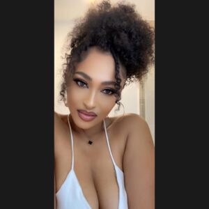 Rosaline Meurer Instagram - Just a girl trusting the process and enjoying the journey.
Stay loyal to your standards 🫶
WHATS YOUR FAVORITE SLIDE?
#QUEENOFALLQUEENS👑
