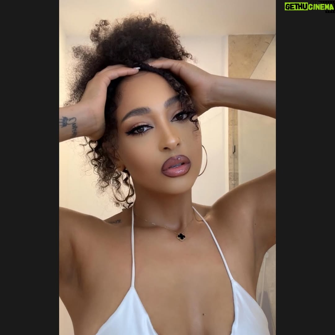 Rosaline Meurer - 2.3K Likes - Just a girl trusting the process and enjoying the journey. 

Stay loyal to your standards 🫶

WHATS YOUR FAVORITE SLIDE? 

#QUEENOFALLQUEENS👑