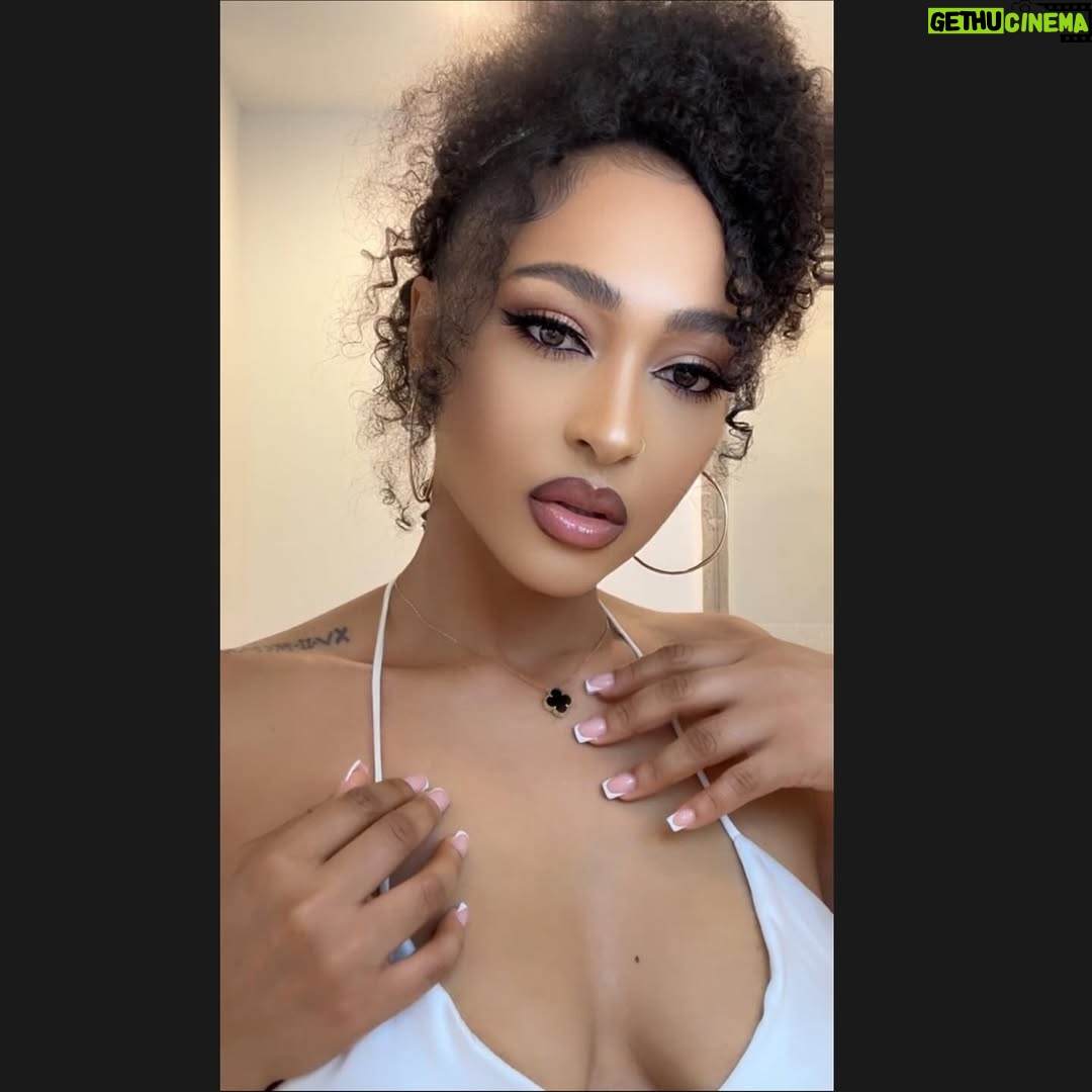 Rosaline Meurer - 2.3K Likes - Just a girl trusting the process and enjoying the journey. 

Stay loyal to your standards 🫶

WHATS YOUR FAVORITE SLIDE? 

#QUEENOFALLQUEENS👑