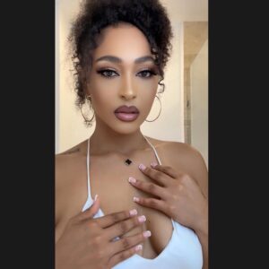 Rosaline Meurer Instagram - Just a girl trusting the process and enjoying the journey.
Stay loyal to your standards 🫶
WHATS YOUR FAVORITE SLIDE?
#QUEENOFALLQUEENS👑